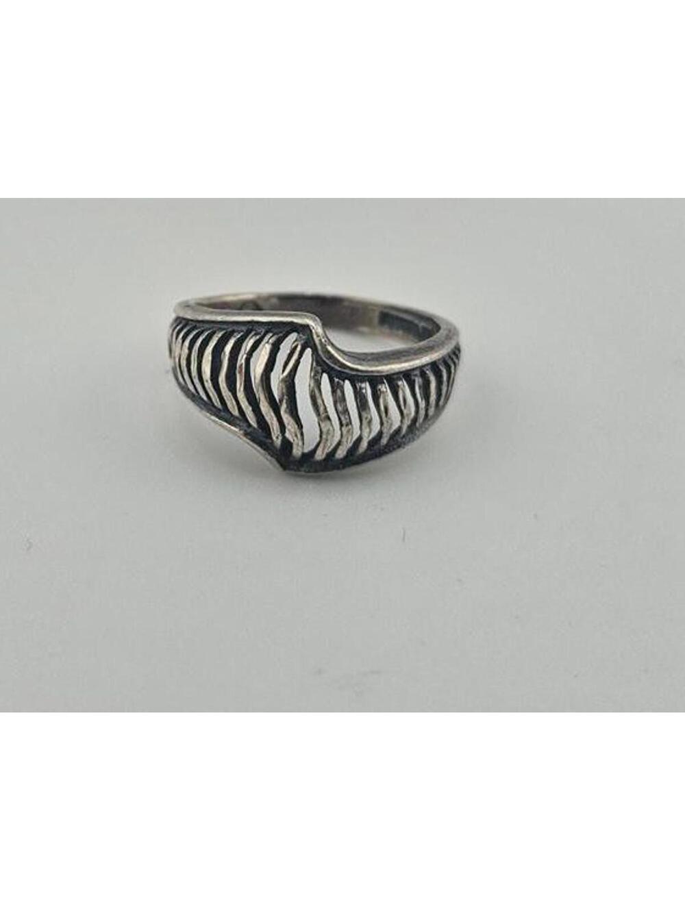 Vintage Sterling Silver Oxidized Wave Ring Size 4